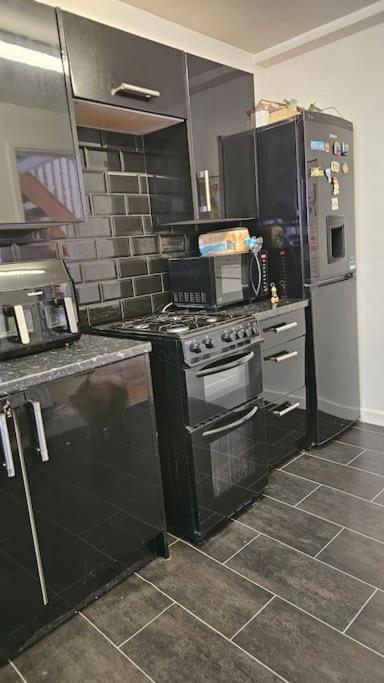 Open Planned Apartment Бёкенхэд Экстерьер фото